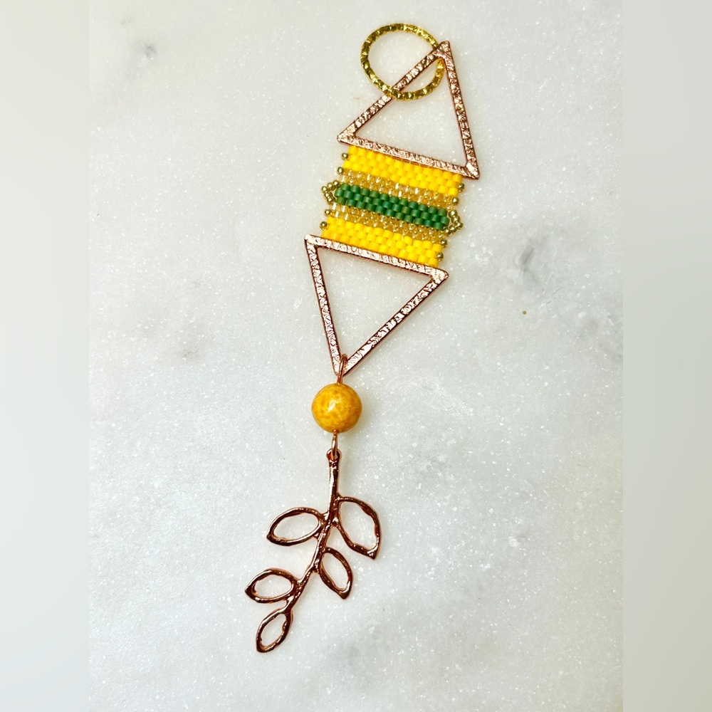 🌸Geometric Yellow & Green Beaded Pendant